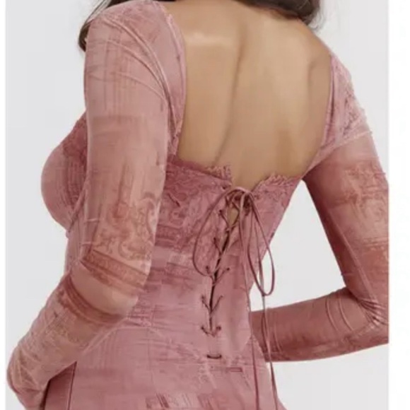 TOXIC ENVY  “Daisy" Long Sleeve Printed Midi Dress - Picture 2 of 13